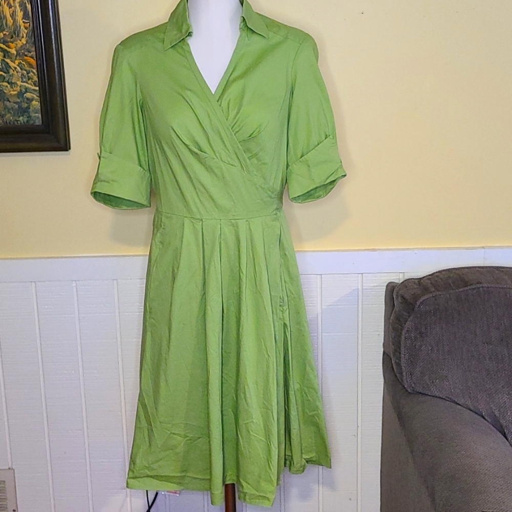 Green Swing Wrap Dress with pockets! DR Collection size 10
